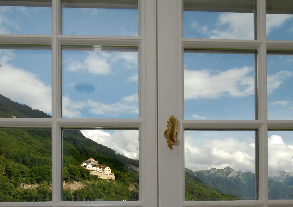 Hotel Gasthof Loewen Vaduz Exterior photo